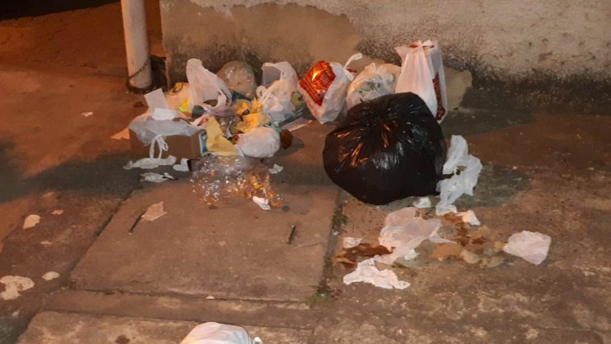 Lixo nas ruas do município: Avenida Getúlio Vargas