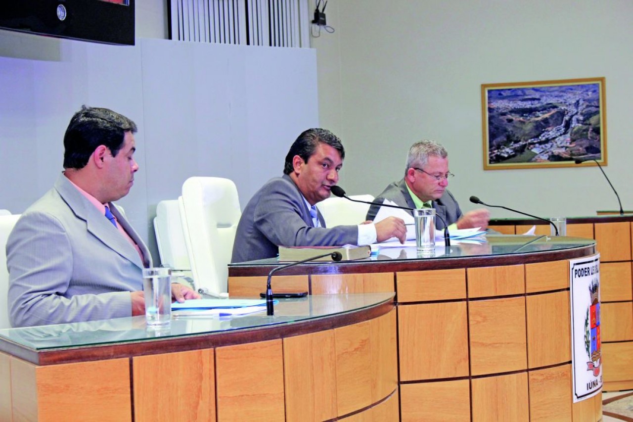 Salário reduzido para prefeito, vice, secretários e vereadores
