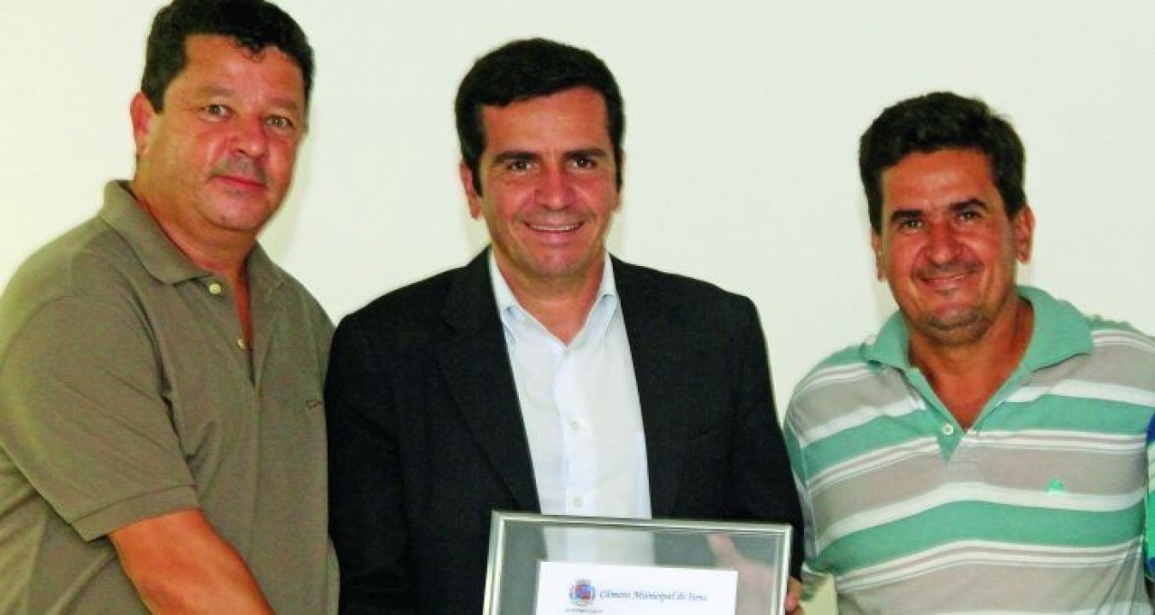 Câmara entrega moção de aplausos ao Vice-governador do Estado