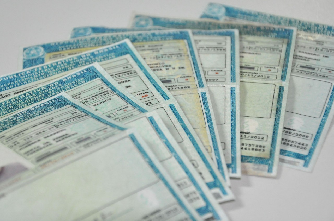 Carteira de motorista vencida vale como documento de identificação