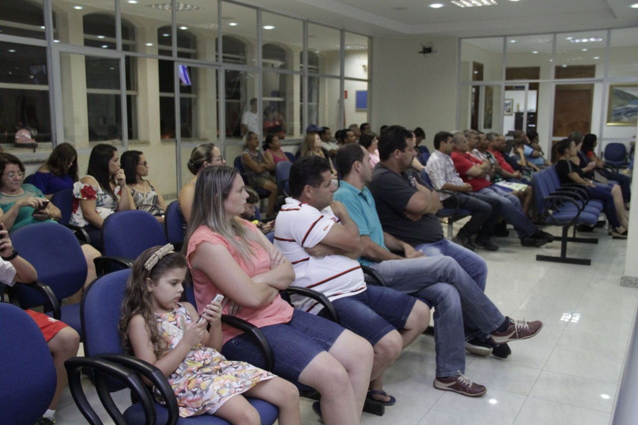 Parlamentares cobram projeto de revisão salarial dos servidores