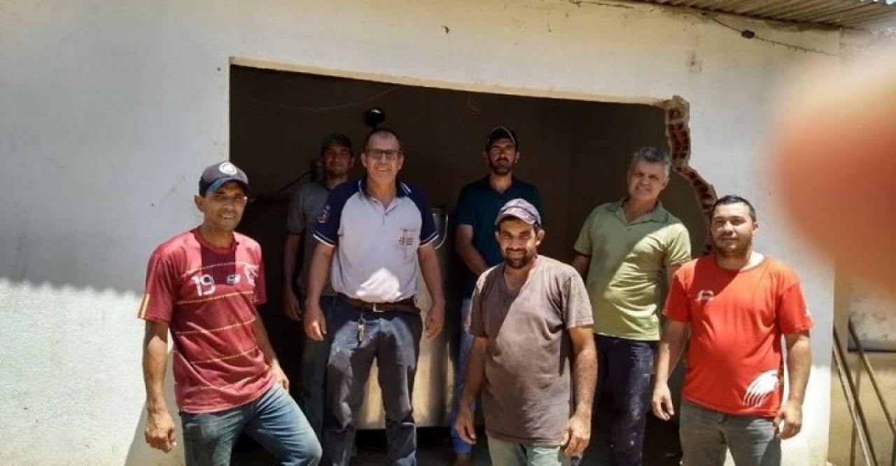 Vereador comemora aquisição de resfriador de leite para comunidade de Pequiá