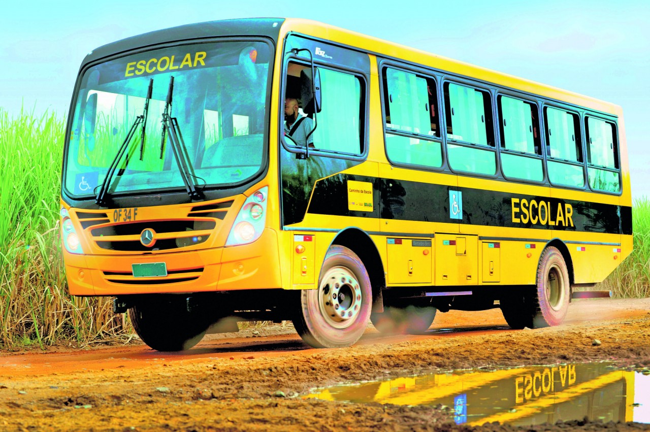 Professores e servidores da Educação Municipal poderão utilizar o transporte escolar