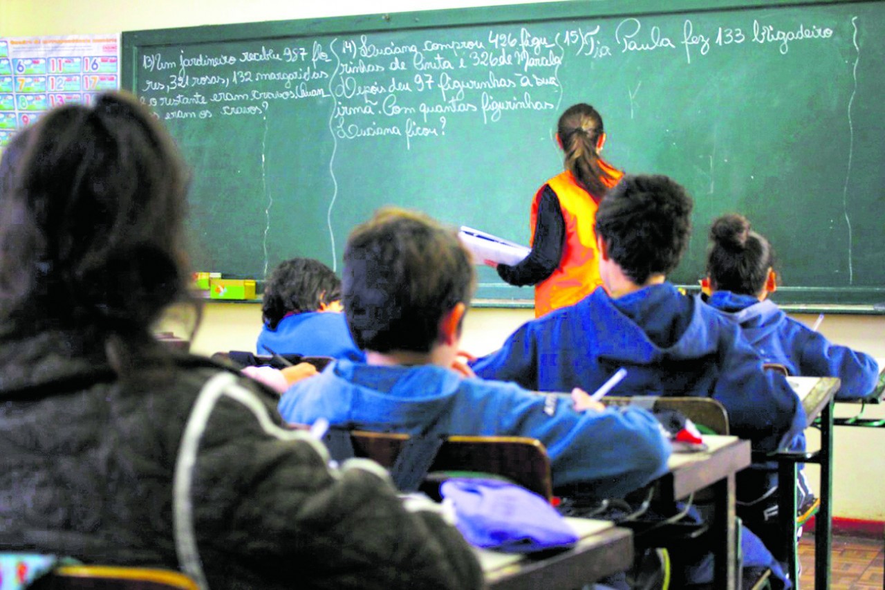 Hoje: Sessão Solene homenageia Dia dos Professores