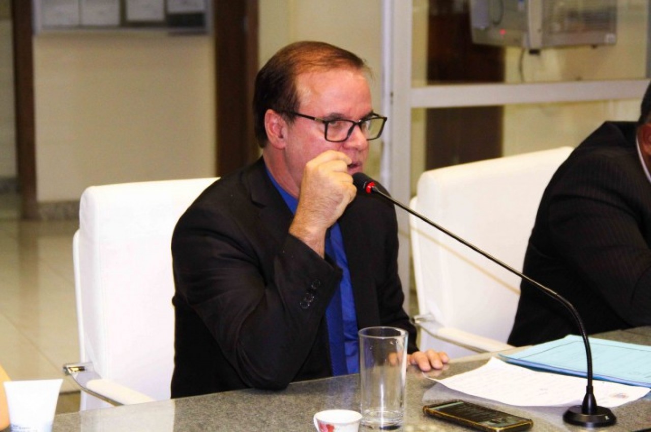 Moção de Aplausos: Vereador aplaude prefeita de Guaçui por construir capela mortuária  de baixo custo quase R$ 90 mil