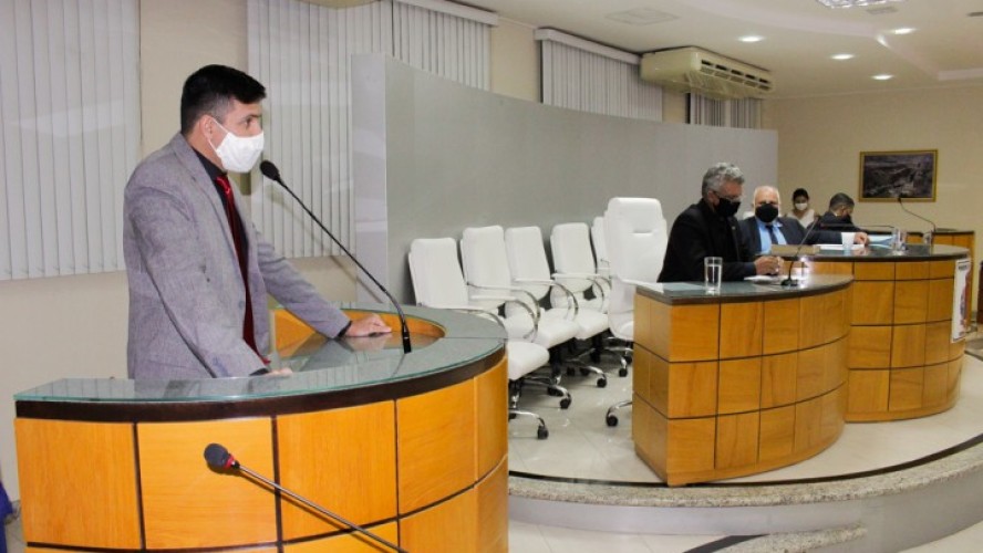Vereadores durante sessão da Câmara