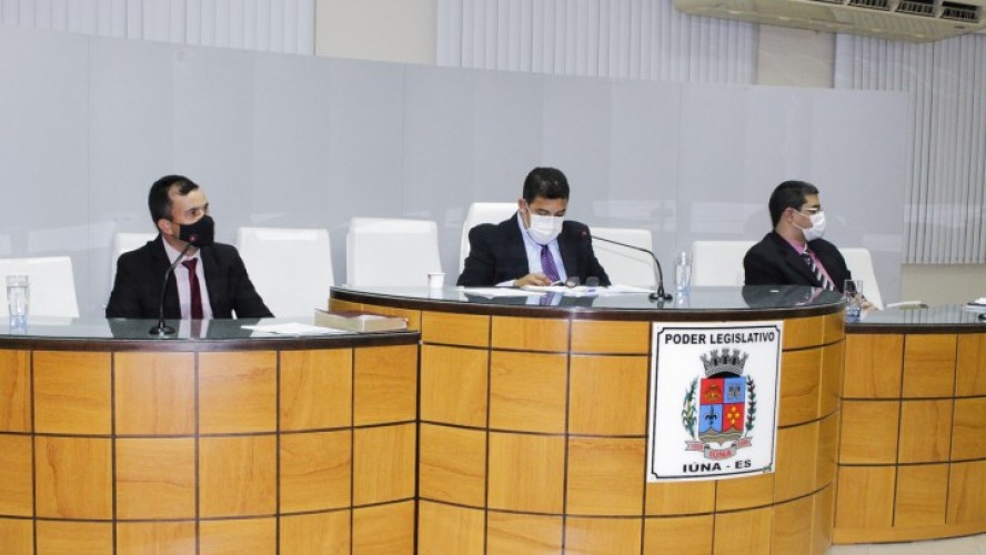 Vereadores durante ultima sessão ordinária da Câmara de Iúna