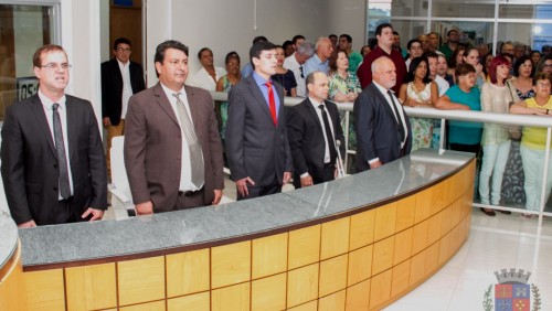 Emoção marca Sessão Solene de posse dos eleitos Emoção marca Sessão Solene de posse dos eleitos