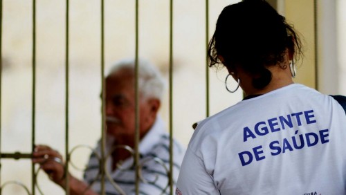Câmara avalia projeto de revisão salarial de agentes de saúde Câmara avalia projeto de revisão salarial de agentes de saúde