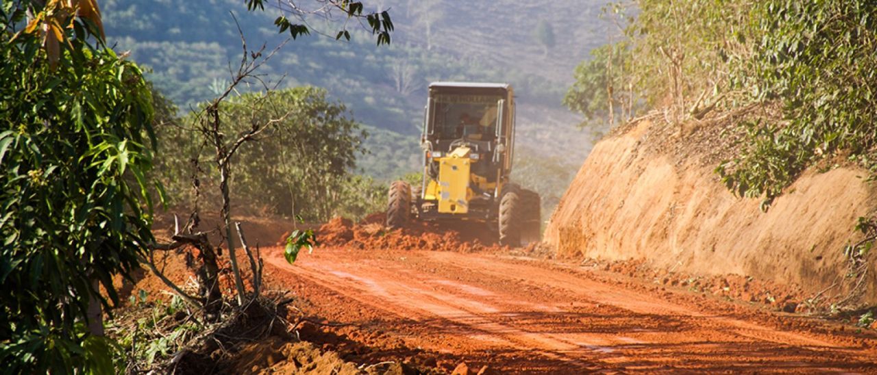 Cooperação entre municípios vai melhorar estradas rurais Cooperação entre municípios vai melhorar estradas rurais