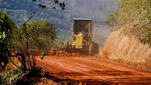 Cooperação entre municípios vai melhorar estradas rurais Cooperação entre municípios vai melhorar estradas rurais