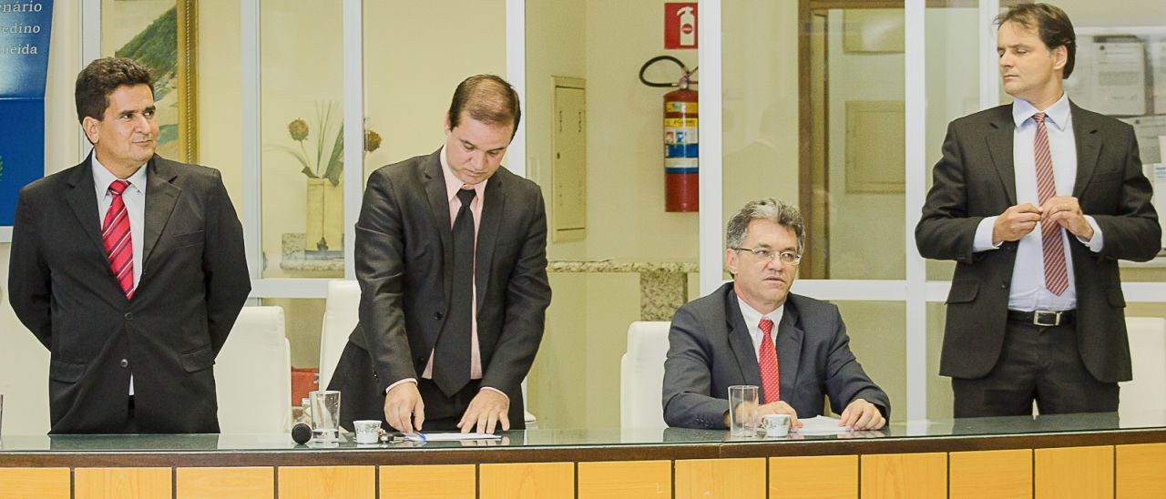 Câmara rejeita projeto de concessão para Cesan em Iúna Câmara rejeita projeto de concessão para Cesan em Iúna