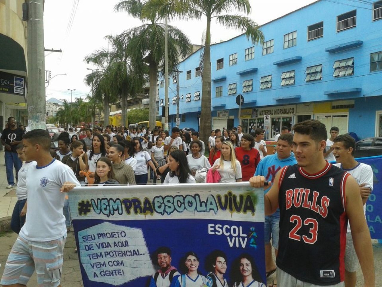 Horário integral: comunidade escolar tem opiniões divididas Horário integral: comunidade escolar tem opiniões divididas