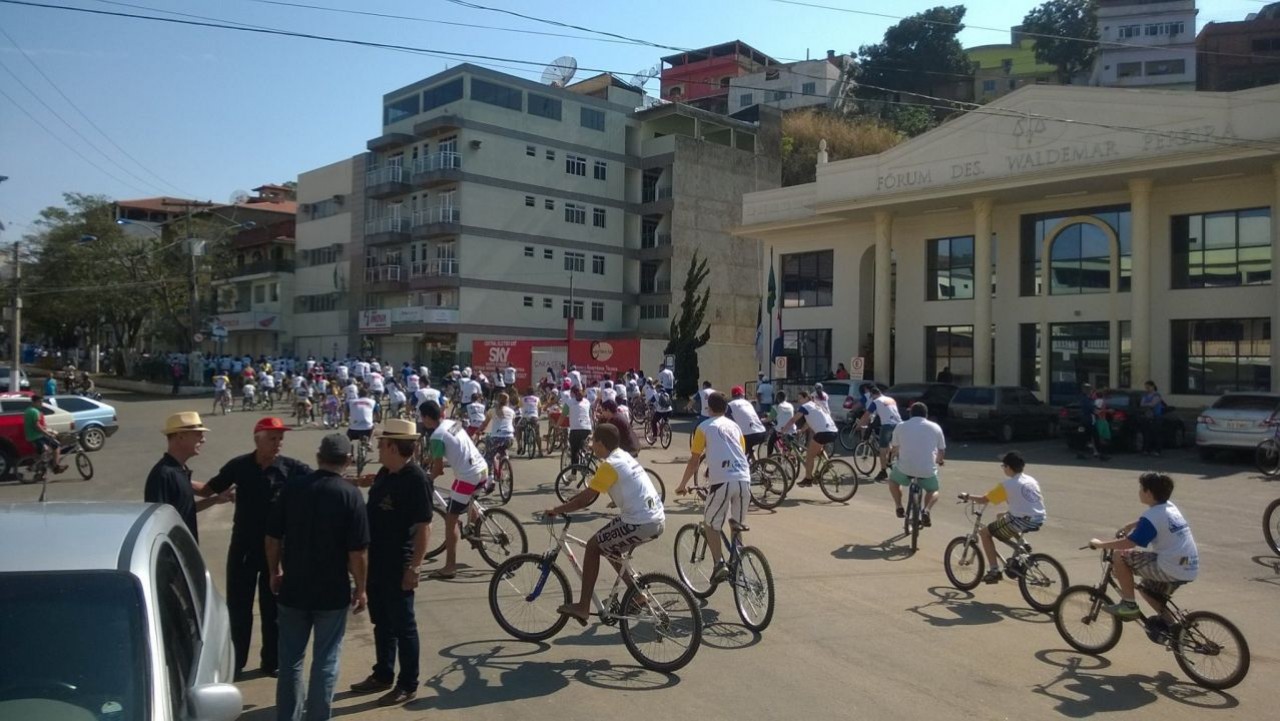 Passeio Ciclístico da Independência reuniu 400 pessoas em Iúna Passeio Ciclístico da Independência reuniu 400 pessoas em Iúna