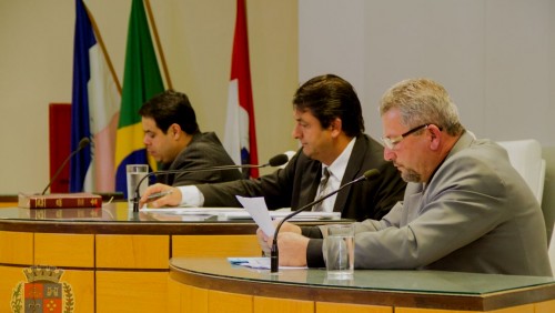 Projeto que reduz subsídios do Prefeito e secretários é retirado Projeto que reduz subsídios do Prefeito e secretários é retirado
