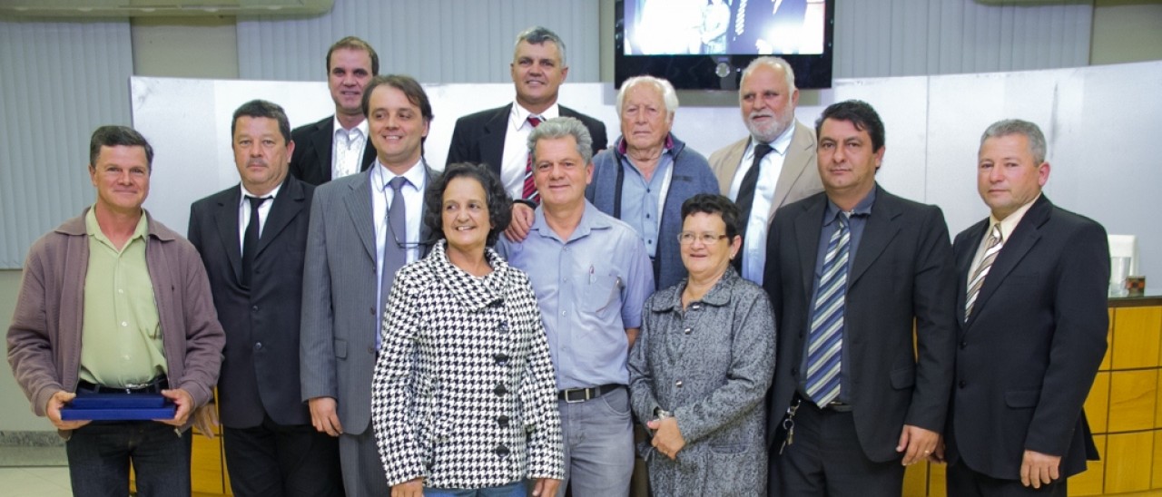 Vereadores comemoram centenário de morador de São João do Príncipe Vereadores comemoram centenário de morador de São João do Príncipe