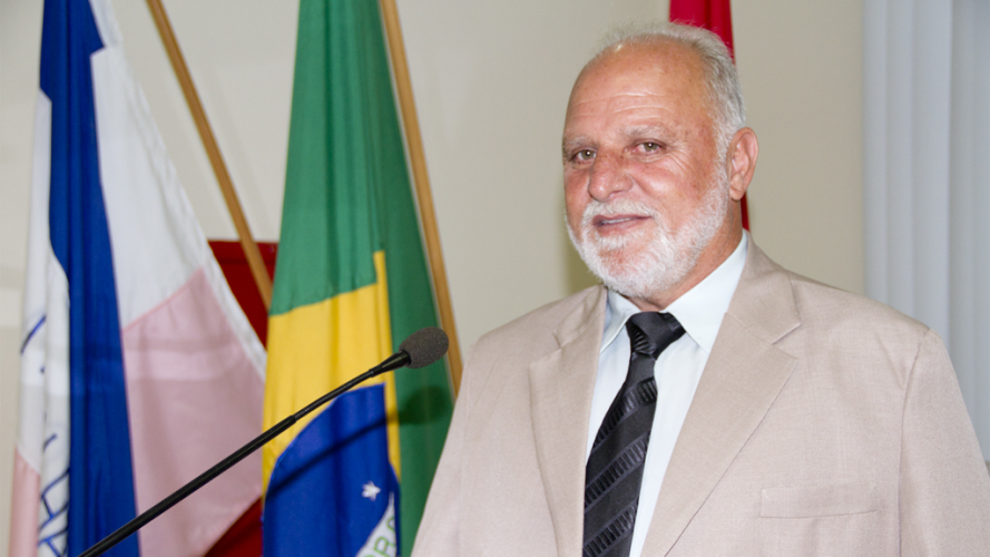 João Elias Colombo Horsth - 01-01-2013 João Elias Colombo Horsth - 01-01-2013