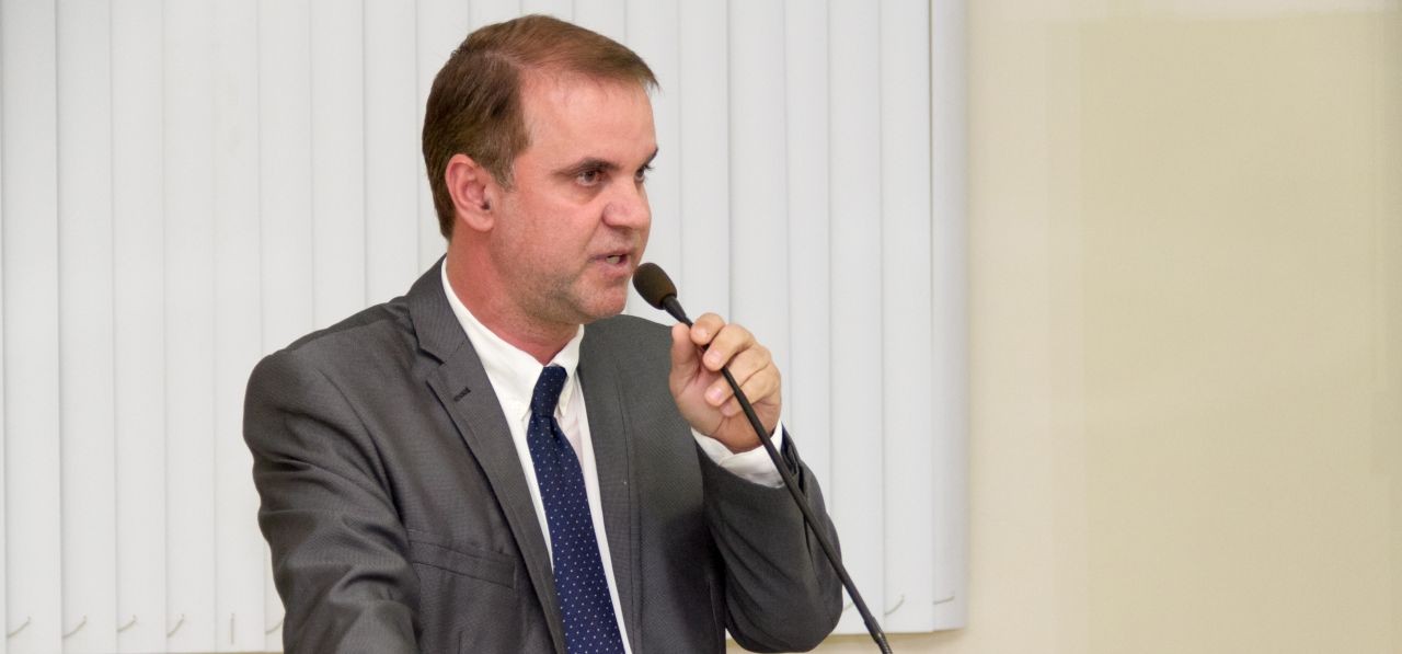 Paralisação de obras públicas preocupa vereadores Paralisação de obras públicas preocupa vereadores