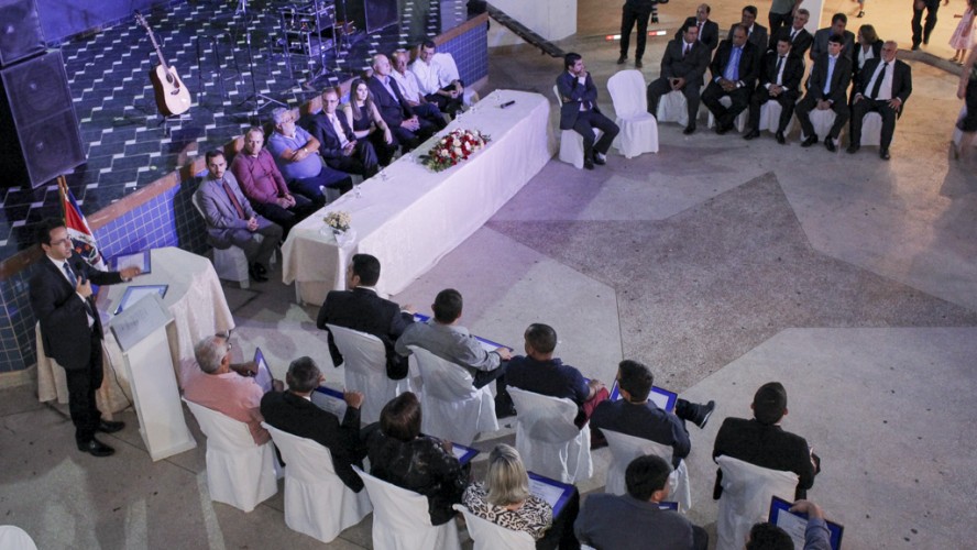 Solenidade entrega de Títulos de Cidadão Iunense Solenidade entrega de Títulos de Cidadão Iunense