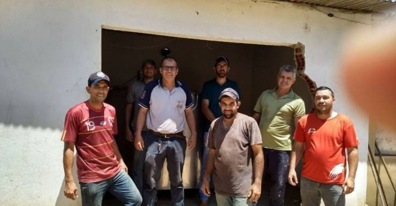 Vereador comemora aquisição de resfriador de leite para comunidade de Pequiá Vereador comemora aquisição de resfriador de leite para comunidade de Pequiá