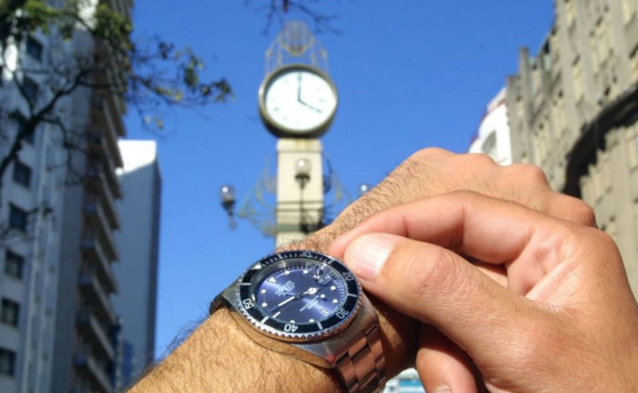 Horário de verão tem início à 0h de domingo em 11 estados Horário de verão tem início à 0h de domingo em 11 estados