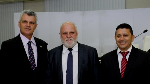 Vereadores elegem nova Mesa Diretora da Câmara de Iúna Vereadores elegem nova Mesa Diretora da Câmara de Iúna