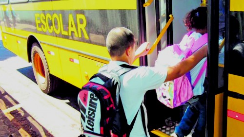 Superlotação no transporte escolar Superlotação no transporte escolar
