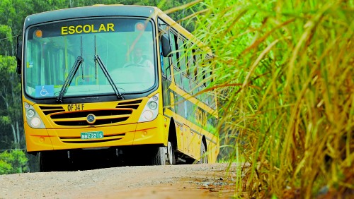 Projeto do Executivo que reduz orçamento da Saúde para custear transporte escolar recebe críticas dos parlamentares Projeto do Executivo que reduz orçamento da Saúde para custear transporte escolar recebe críticas dos parlamentares