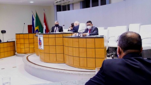 Funcionários da Saúde, atuantes na linha de frente de combate ao Coronavírus, sofrem com descaso do Poder Executivo Funcionários da Saúde, atuantes na linha de frente de combate ao Coronavírus, sofrem com descaso do Poder Executivo