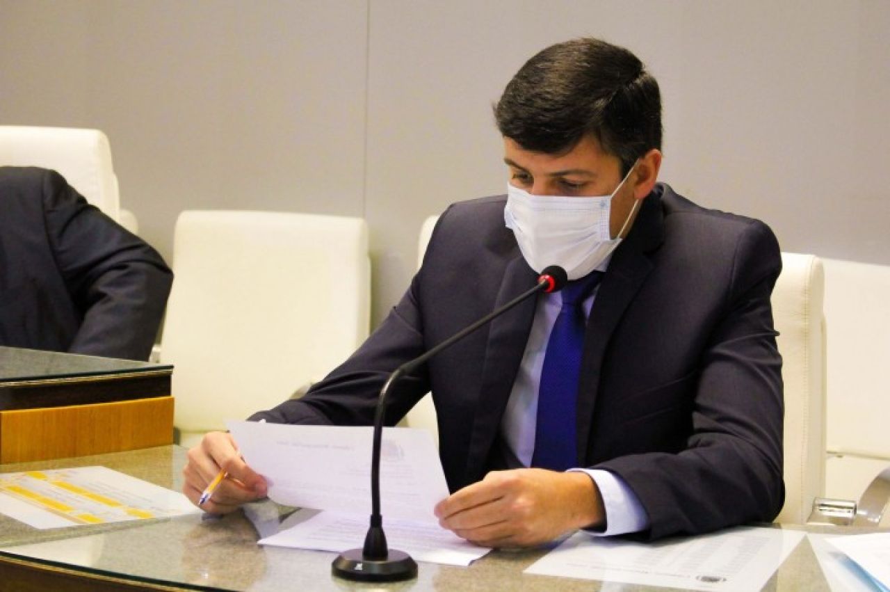 Confira os requerimentos feitos pelo vereador Emmanuel Garcia na última sessão Confira os requerimentos feitos pelo vereador Emmanuel Garcia na última sessão