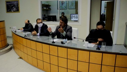 Confira os requerimentos e indicações feitas pelos parlamentares na última sessão Confira os requerimentos e indicações feitas pelos parlamentares na última sessão