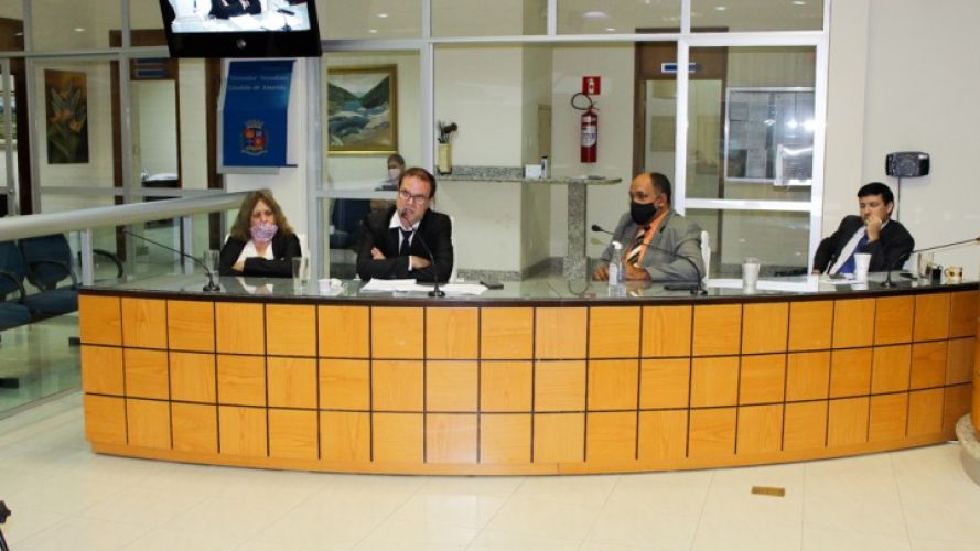 Vereadores durante sessão da Câmara Vereadores durante sessão da Câmara