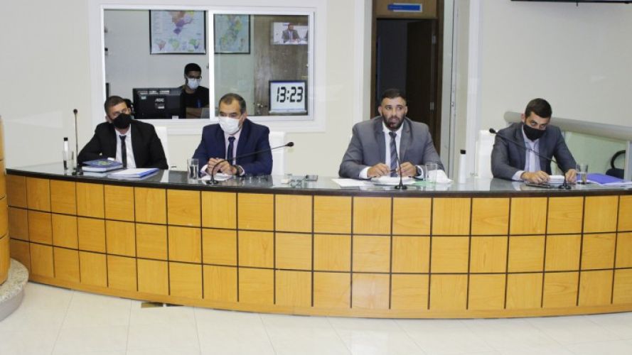 Vereadores durante ultima sessão ordinária da Câmara de Iúna Vereadores durante ultima sessão ordinária da Câmara de Iúna