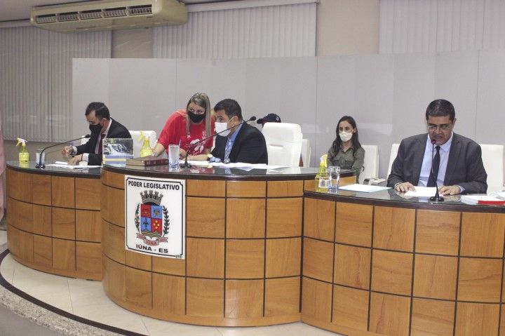 Vereadores aprovam prorrogação de licenças e autorizações ambientais do Município de Iúna Vereadores aprovam prorrogação de licenças e autorizações ambientais do Município de Iúna