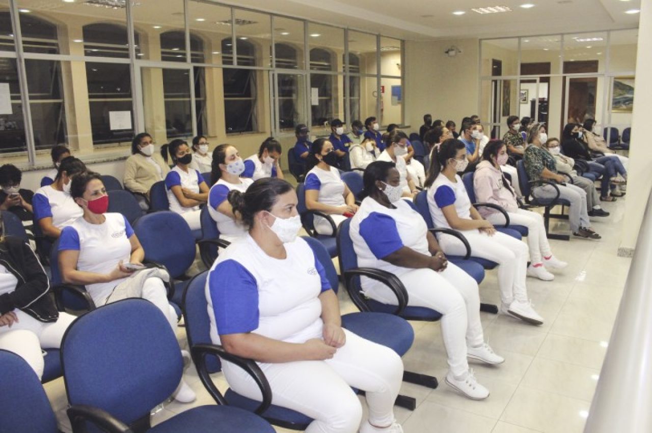 Vereadores aprovam prorrogação de licenças e autorizações ambientais do Município de Iúna Vereadores aprovam prorrogação de licenças e autorizações ambientais do Município de Iúna