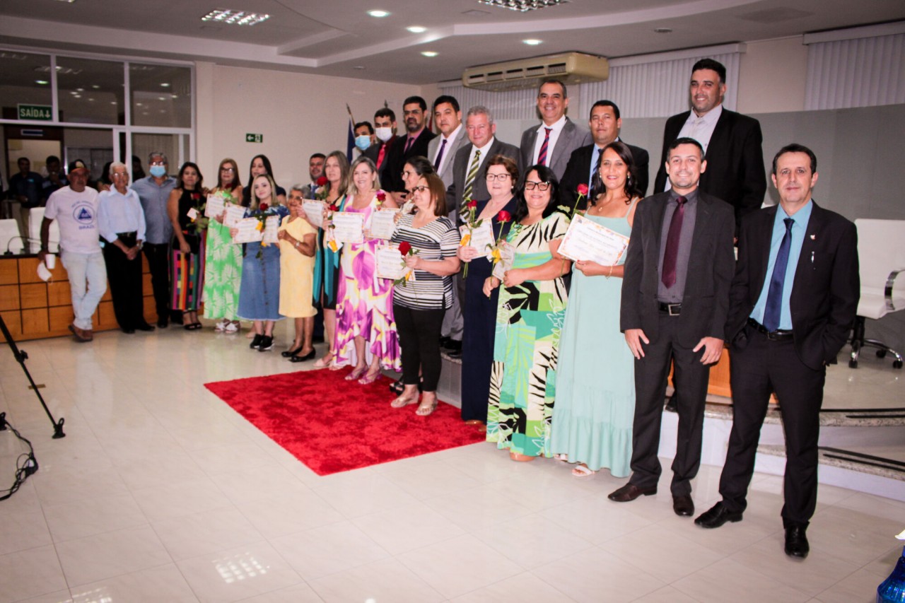 Sessão Solene homenageia Mulheres iunenses Sessão Solene homenageia Mulheres iunenses