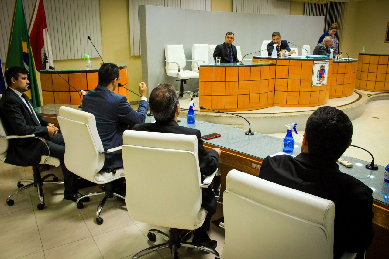 Sessão Extraordinária aprova LDO e gratificação para Magistério Sessão Extraordinária aprova LDO e gratificação para Magistério