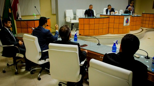 Sessão Extraordinária aprova LDO e gratificação para Magistério Sessão Extraordinária aprova LDO e gratificação para Magistério