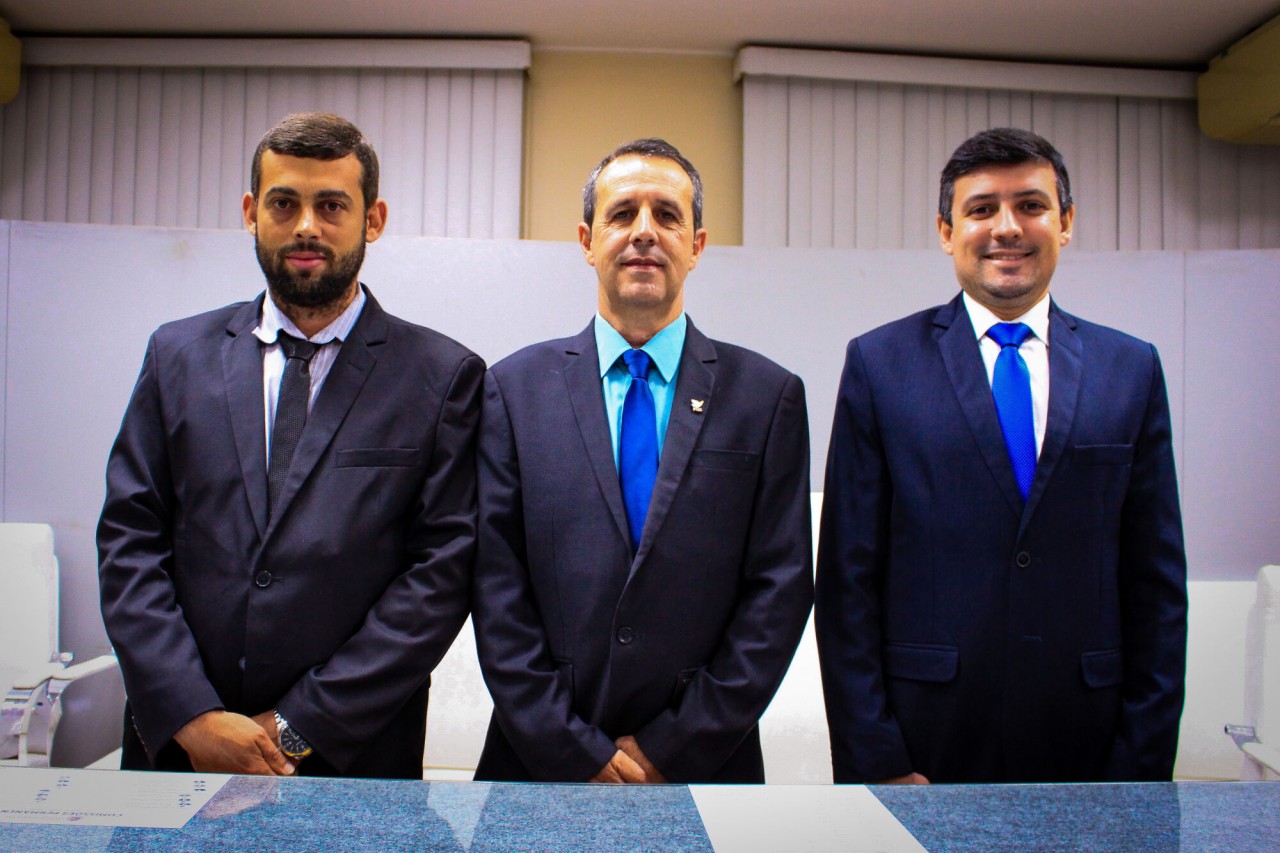 Vereadores de Iúna elegem Nova Mesa Diretora para biênio 2023/2024 Vereadores de Iúna elegem Nova Mesa Diretora para biênio 2023/2024