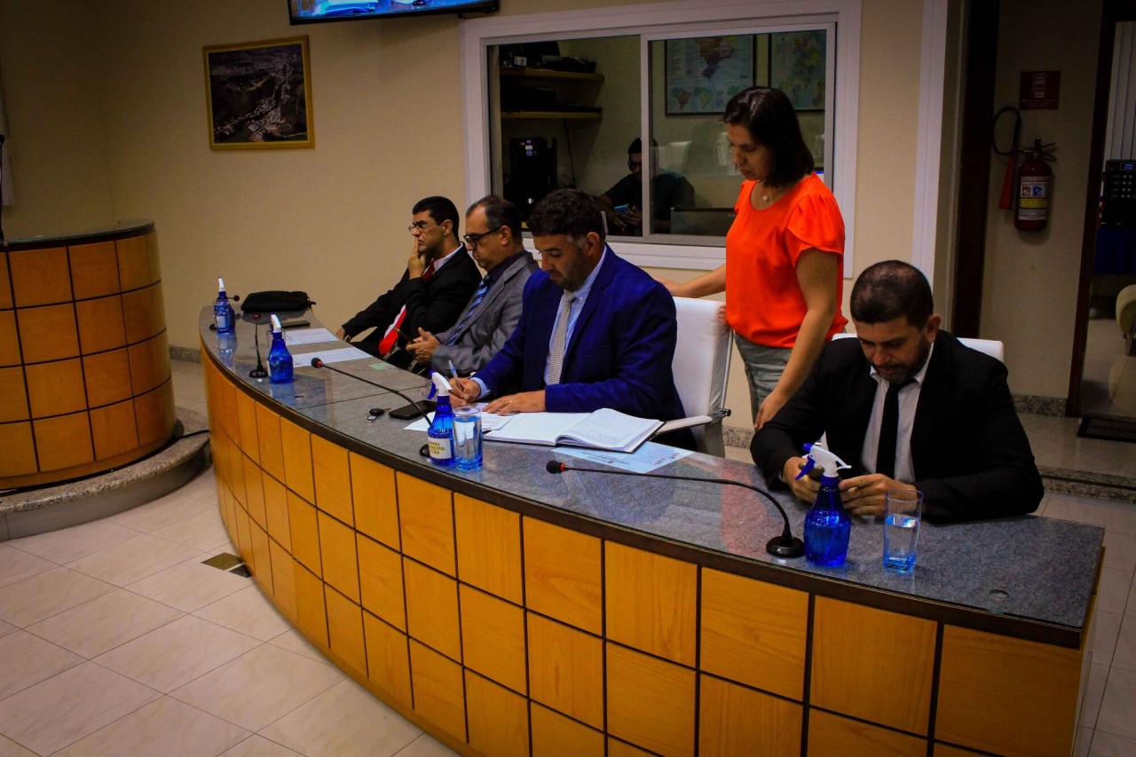 Vereadores aprovam revisão geral anual dos servidores públicos Vereadores aprovam revisão geral anual dos servidores públicos