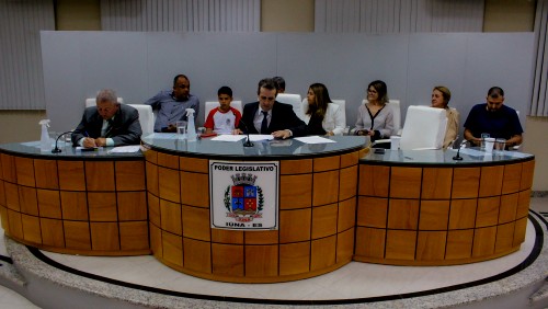 Sessão Solene celebra o Dia do Professor e Dia do Servidor Público com homenagens Sessão Solene celebra o Dia do Professor e Dia do Servidor Público com homenagens