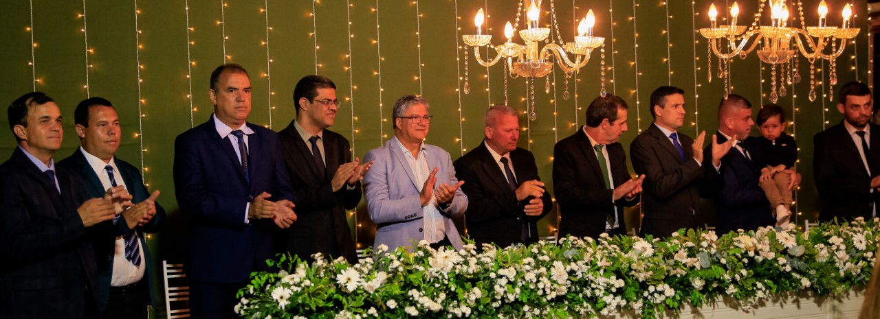 Sessão Solene faz honraria e entrega de Título Cidadão Iunense Sessão Solene faz honraria e entrega de Título Cidadão Iunense