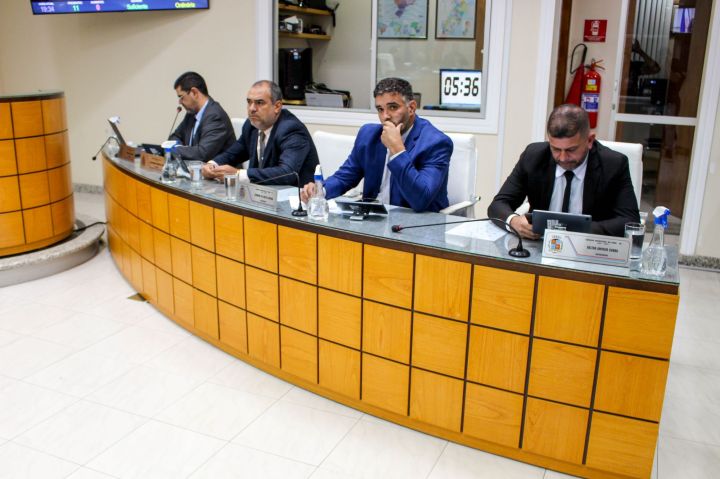 Câmara Municipal aprova três projetos na 13ª Sessão Ordinária Câmara Municipal aprova três projetos na 13ª Sessão Ordinária