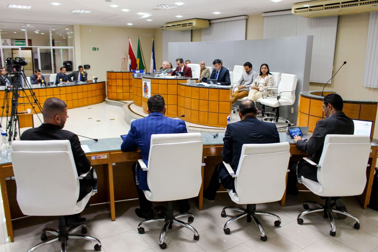 Câmara Municipal aprova três projetos na 13ª Sessão Ordinária Câmara Municipal aprova três projetos na 13ª Sessão Ordinária