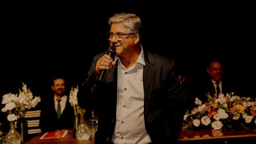 Romário Batista Vieira - Prefeito Municipal | Sessão Solene - Entrega do Título Cidadão Iunense 2024 Romário Batista Vieira - Prefeito Municipal | Sessão Solene - Entrega do Título Cidadão Iunense 2024